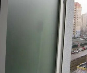 Защитная плёнка для стёкол: сфера применения и основные плюсы